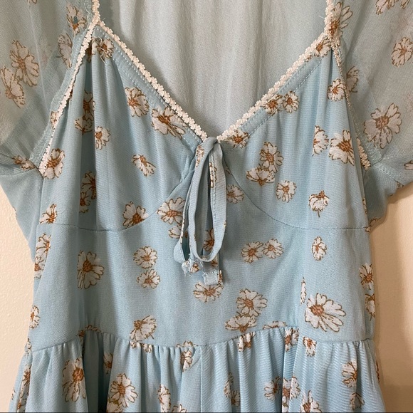 Urban Outfitters Daisy Romper - Picture 5 of 7